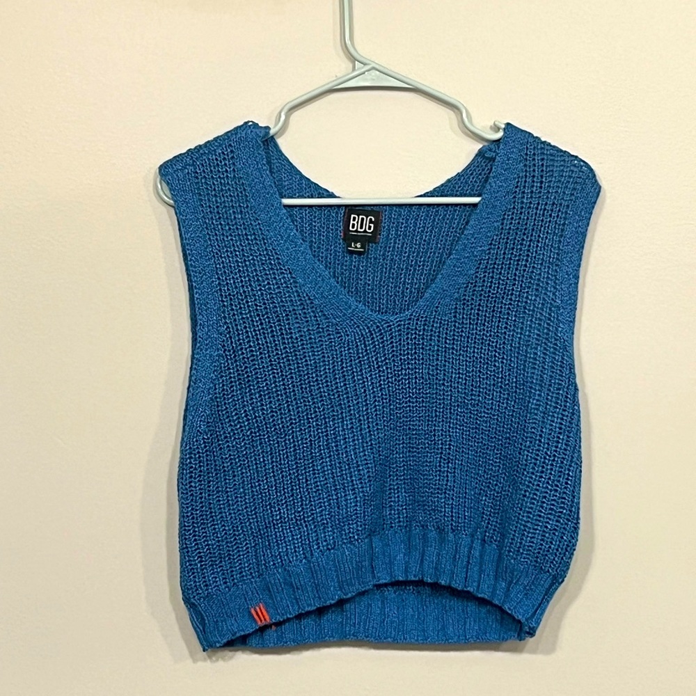 Urban Outfitters • Size L • Never worn